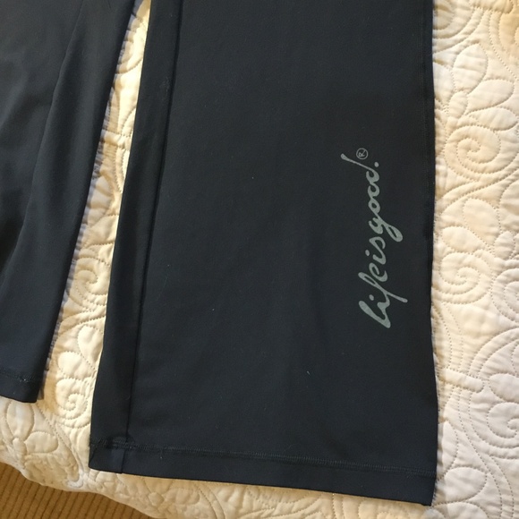 Good Move by Life Is Good Women’s Hoodie, Top, and Pants, size small - Picture 11 of 12